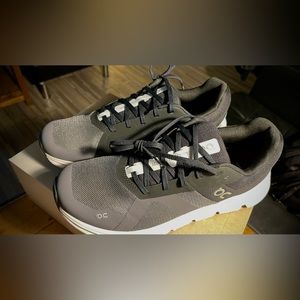 On Cloud Cloudrunner Men’s (Eclipse Frost)